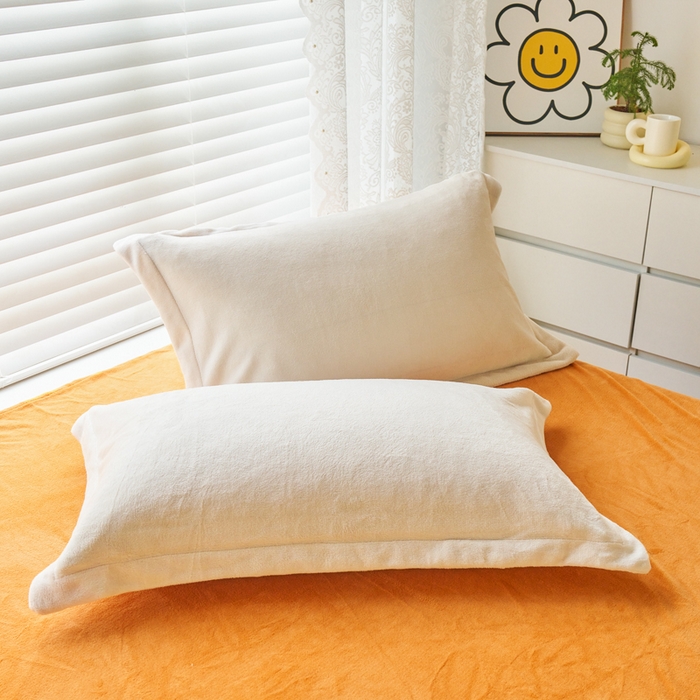 91家纺网 家纺一手货源 找家纺 慕晨纯色牛奶绒法莱绒拼色三四件套单被套 奶白+爱玛橙