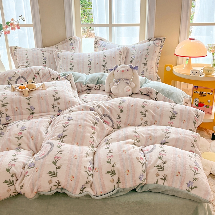 91家纺网 家纺一手货源 找家纺 妖妖家纺 2023新款牛奶绒四件套 戴佳