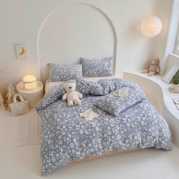 91家纺网 家纺一手货源 找家纺 潘朵拉 2023新款秋冬ins韩系牛奶绒印花四件套 蓝霖