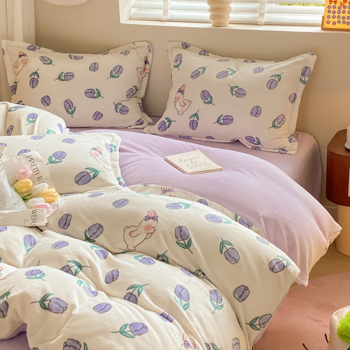 91家纺网 家纺一手货源 找家纺 沐慕 2024新款牛奶绒加厚保暖卡通印花四件套 紫系小兔