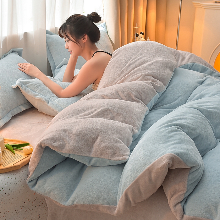 91家纺网 家纺一手货源 找家纺 简爱2025新款纯色双拼牛奶绒四件套被套（跑量款）直播 天蓝灰