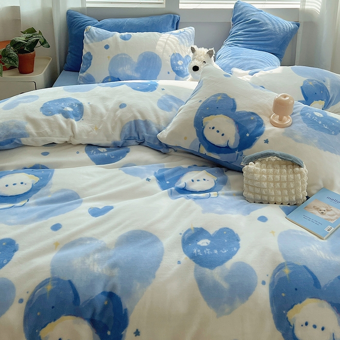 91家纺网 家纺一手货源 找家纺 三朵家纺 2023年牛奶绒小清新系列四件套 爱心小狗