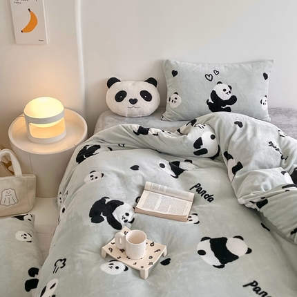 91家纺网 家纺一手货源 找家纺 潘朵拉 2023新款秋冬ins韩系牛奶绒印花四件套 绿色熊猫