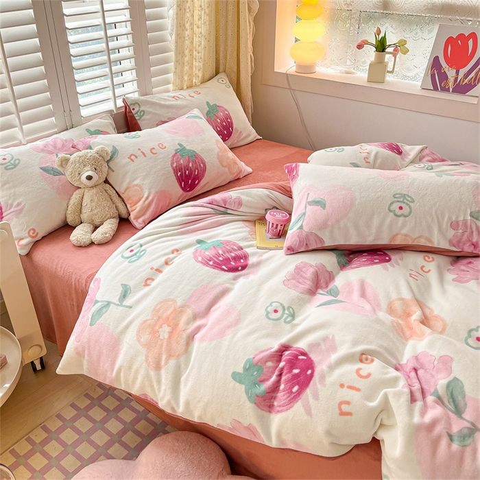 91家纺网 家纺一手货源 找家纺 古吉梦 2023新增牛奶绒印花（跑量款） 草莓-粉