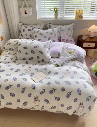 91家纺网 家纺一手货源 找家纺 沐慕 2024新款牛奶绒加厚保暖卡通印花四件套 紫系小兔