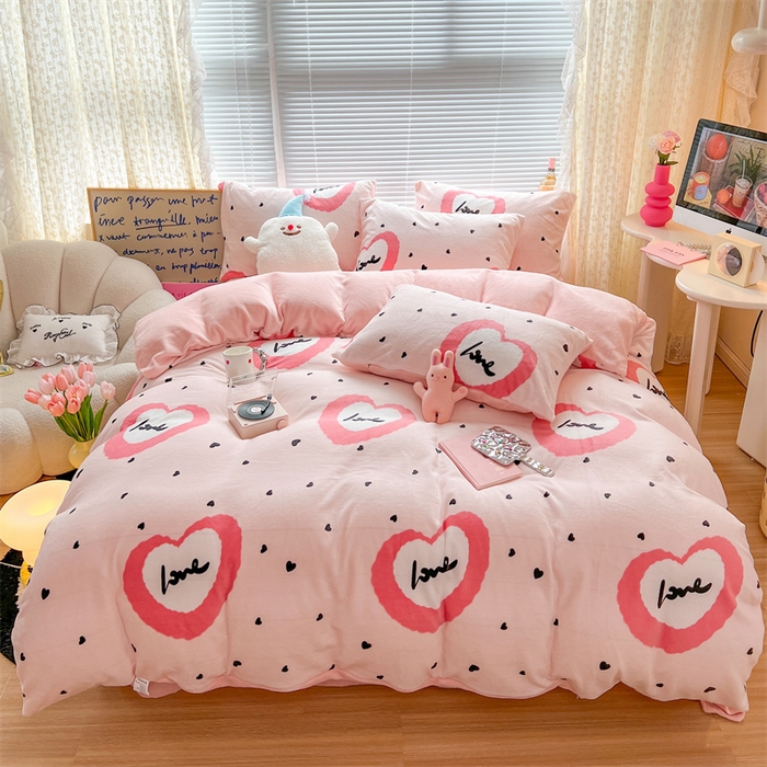 91家纺网 家纺一手货源 找家纺 顾里家纺 2023新款ins少女保暖牛奶绒四件套第二批 粉心气泡