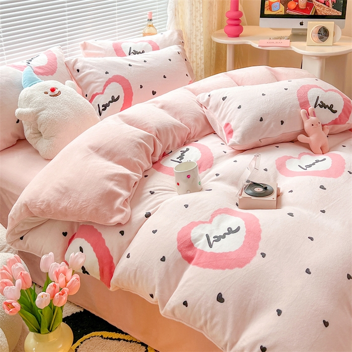 91家纺网 家纺一手货源 找家纺 顾里家纺 2023新款ins少女保暖牛奶绒四件套第二批 粉心气泡