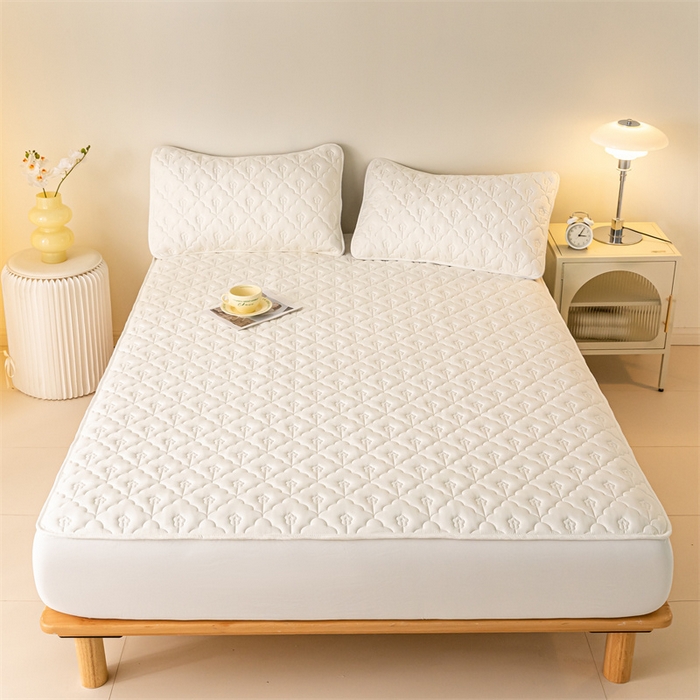 91家纺网 家纺一手货源 找家纺 慕色家纺 2023新款防水大豆夹棉床笠 向阳花-奶昔白