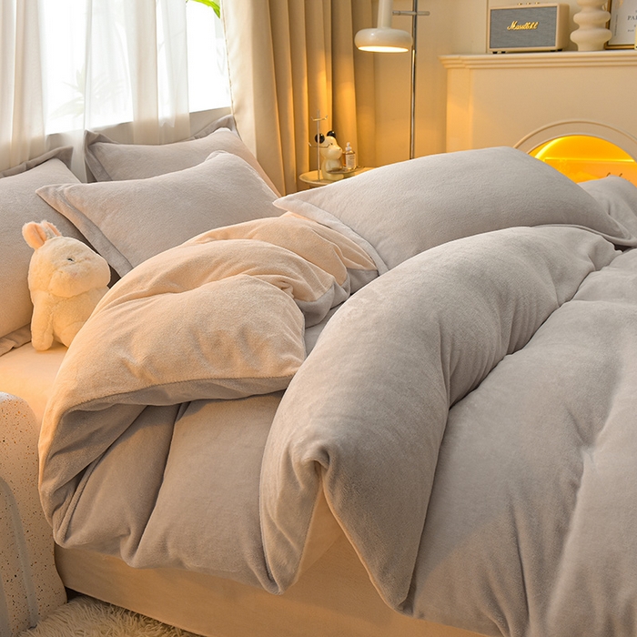 91家纺网 家纺一手货源 找家纺 简爱2025新款纯色双拼牛奶绒四件套被套（跑量款）直播 灰色奶油