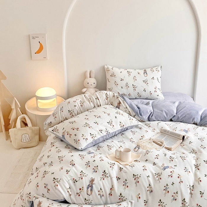 91家纺网 家纺一手货源 找家纺 潘朵拉 2023新款秋冬ins韩系牛奶绒印花四件套 枝叶小兔