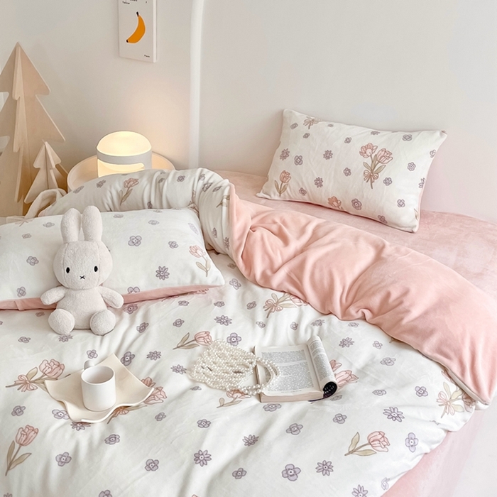 91家纺网 家纺一手货源 找家纺 潘朵拉 2023新款秋冬ins韩系牛奶绒印花四件套 绮罗