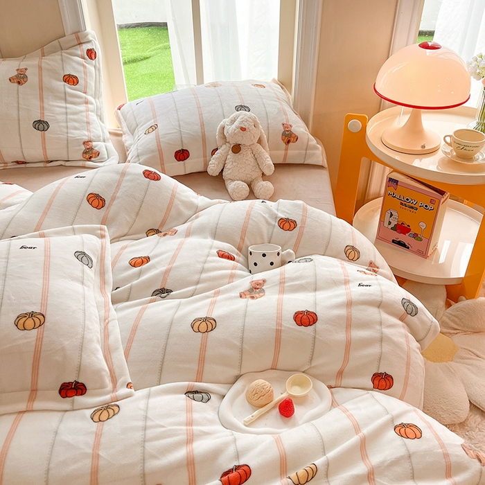 91家纺网 家纺一手货源 找家纺 妖妖家纺 2023新款牛奶绒四件套 南瓜熊