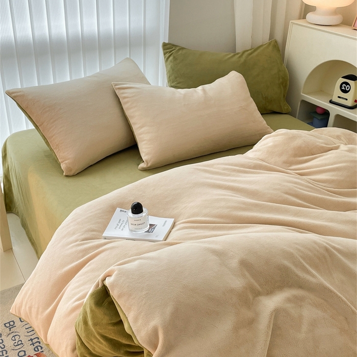 91家纺网 家纺一手货源 找家纺 古吉梦 2023新款牛奶绒纯色双拼（跑量款）四件套 香槟+苹果绿