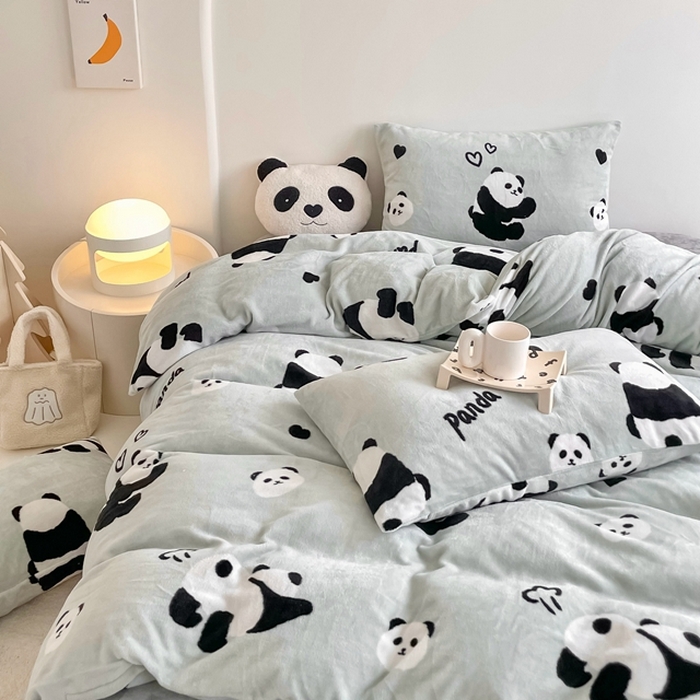 91家纺网 家纺一手货源 找家纺 潘朵拉 2023新款秋冬ins韩系牛奶绒印花四件套 绿色熊猫