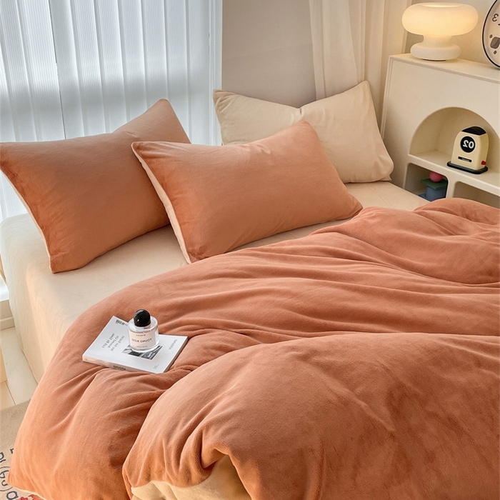 91家纺网 家纺一手货源 找家纺 古吉梦 2023新款牛奶绒纯色双拼（跑量款）四件套 亚麻驼+香槟