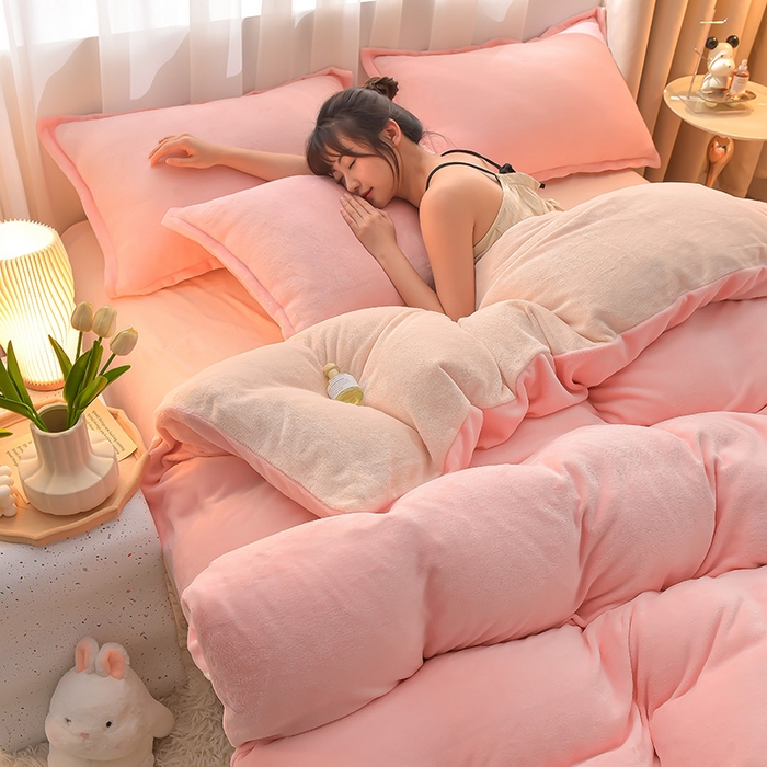 91家纺网 家纺一手货源 找家纺 简爱2025新款纯色双拼牛奶绒四件套被套（跑量款）直播 樱花粉奶油