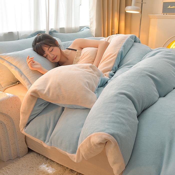 91家纺网 家纺一手货源 找家纺 简爱2025新款纯色双拼牛奶绒四件套被套（跑量款）直播 天蓝奶油