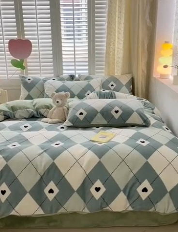 91家纺网 家纺一手货源 找家纺 古吉梦 2023新增牛奶绒印花（跑量款） 菱格-绿