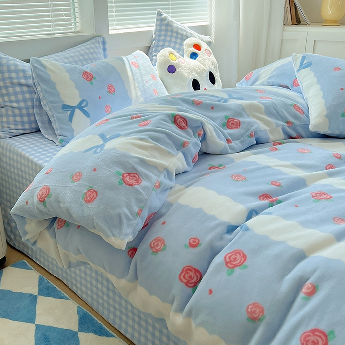 91家纺网 家纺一手货源 找家纺 三朵家纺 2023年牛奶绒小清新系列四件套 玫瑰花园