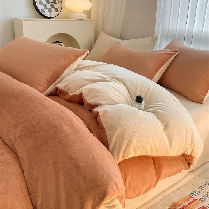 91家纺网 家纺一手货源 找家纺 古吉梦 2023新款牛奶绒纯色双拼（跑量款）四件套 亚麻驼+香槟