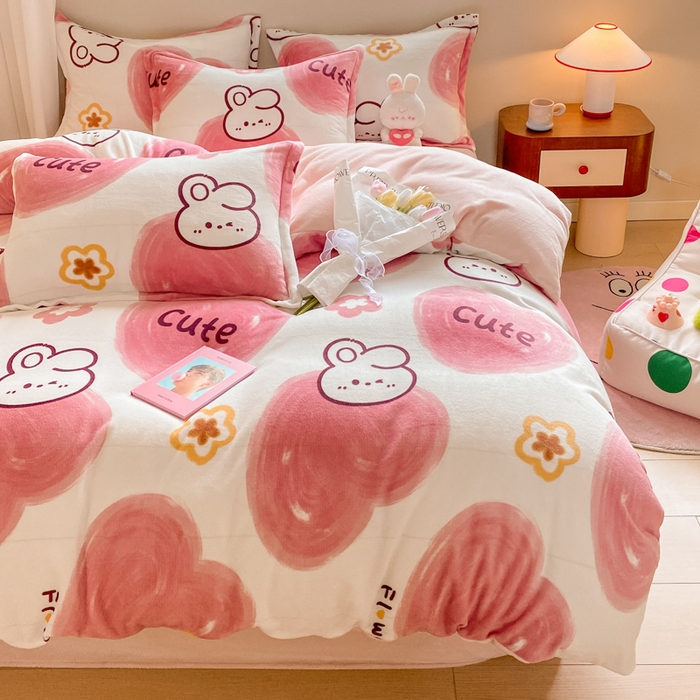 91家纺网 家纺一手货源 找家纺 沐慕 2024新款牛奶绒加厚保暖卡通印花四件套 爱心粉兔