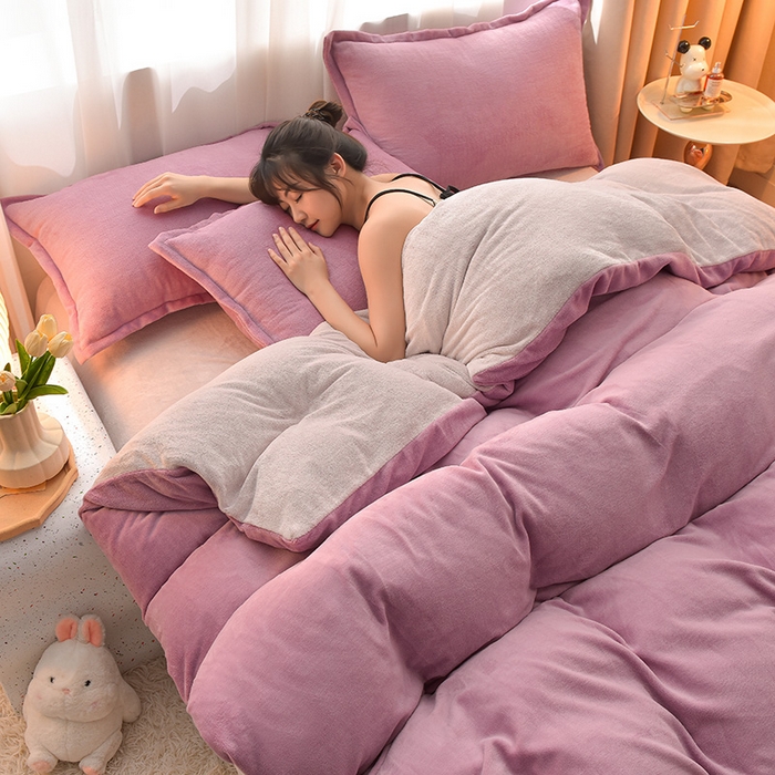 91家纺网 家纺一手货源 找家纺 简爱2025新款纯色双拼牛奶绒四件套被套（跑量款）直播 优雅紫灰