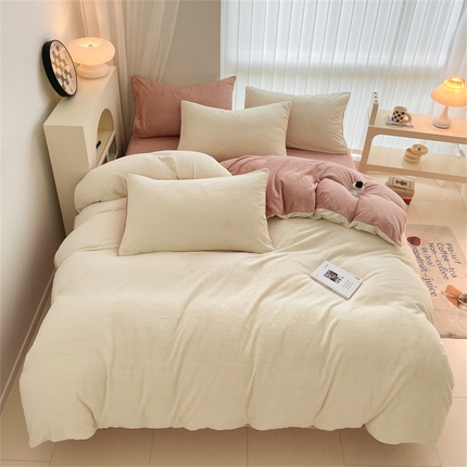 91家纺网 家纺一手货源 找家纺 古吉梦 2023新款牛奶绒纯色双拼（跑量款）四件套 奶芋色+可可粉
