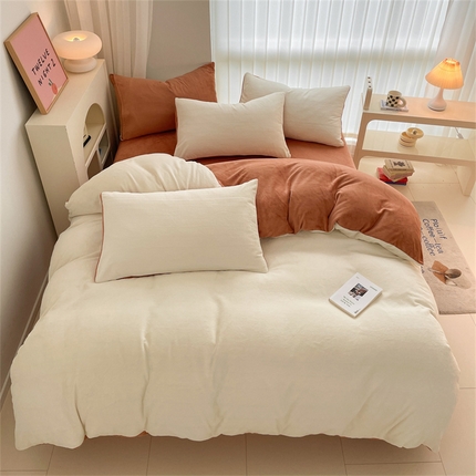 91家纺网 家纺一手货源 找家纺 古吉梦 2023新款牛奶绒纯色双拼（跑量款）四件套 奶芋色+亚麻驼