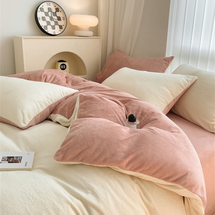 91家纺网 家纺一手货源 找家纺 古吉梦 2023新款牛奶绒纯色双拼（跑量款）四件套 奶芋色+可可粉