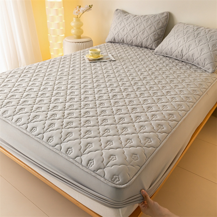 91家纺网 家纺一手货源 找家纺 慕色家纺 2023新款防水大豆夹棉床笠 向阳花-浅灰