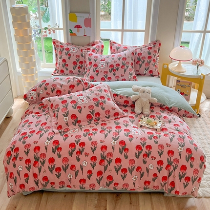 91家纺网 家纺一手货源 找家纺 妖妖家纺 2023新款牛奶绒四件套 花朵兔