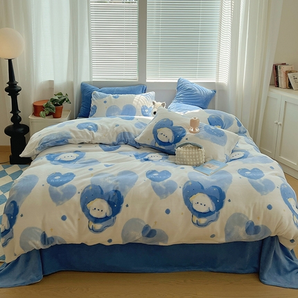 91家纺网 家纺一手货源 找家纺 三朵家纺 2023年牛奶绒小清新系列四件套 爱心小狗