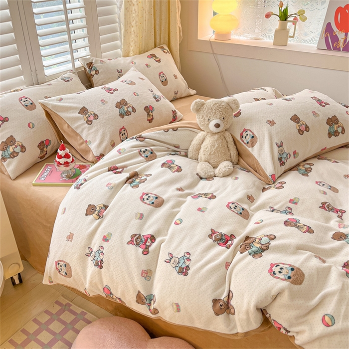 91家纺网 家纺一手货源 找家纺 古吉梦 2023新增牛奶绒印花（跑量款） 熊仔派对