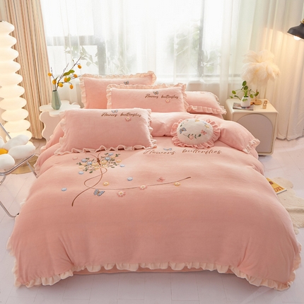 91家纺网 家纺一手货源 找家纺 （总）恋佳 2025新款牛奶绒荷叶边绣花四件套