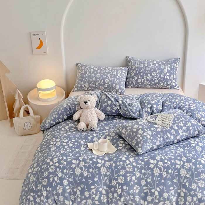 91家纺网 家纺一手货源 找家纺 潘朵拉 2023新款秋冬ins韩系牛奶绒印花四件套 蓝霖