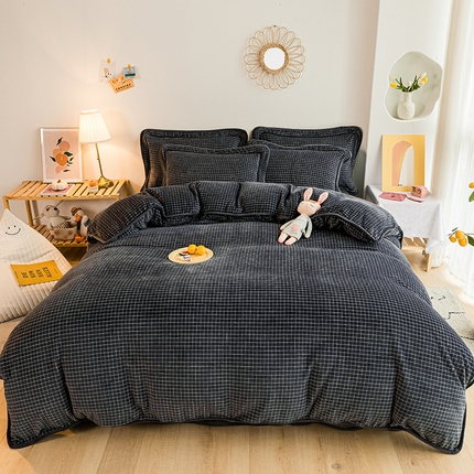 91家纺网 家纺一手货源 找家纺 琪格格 2023年新款工艺款小包边双面牛奶绒四件套系列 牛奶绒小黑格