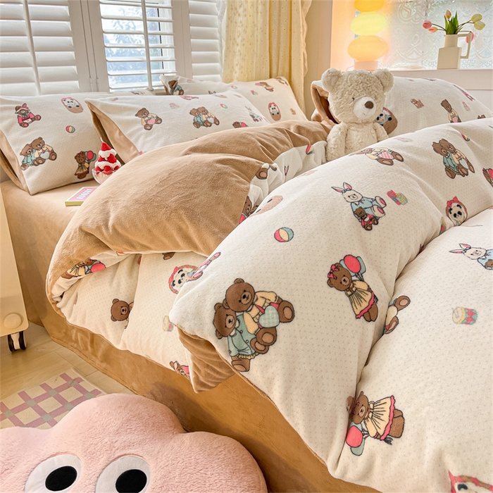 91家纺网 家纺一手货源 找家纺 古吉梦 2023新增牛奶绒印花（跑量款） 熊仔派对