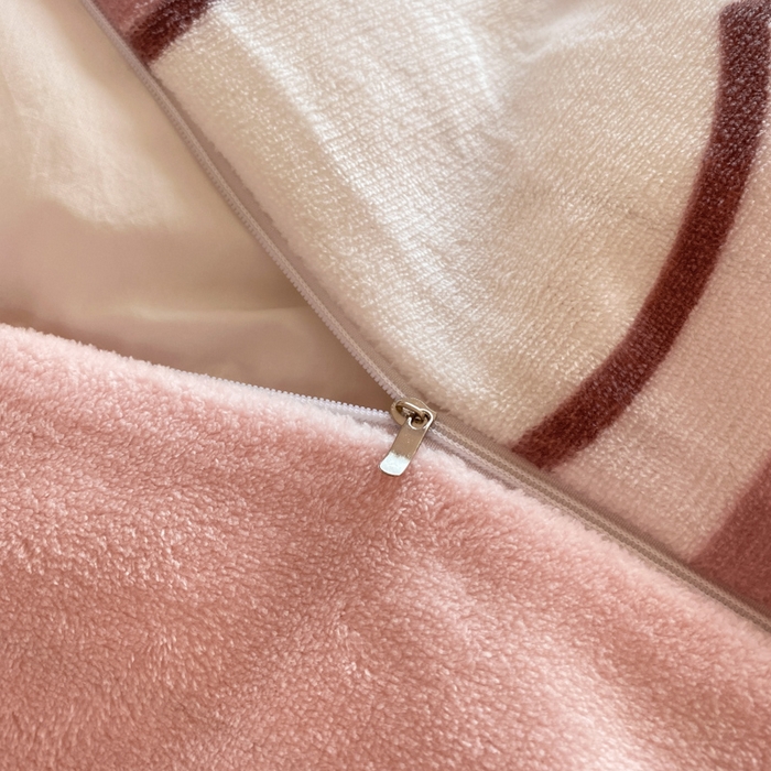 91家纺网 家纺一手货源 找家纺 沐慕 2024新款牛奶绒加厚保暖卡通印花四件套 条纹小兔