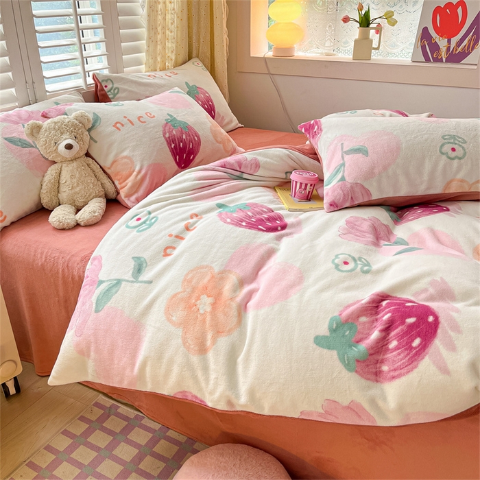 91家纺网 家纺一手货源 找家纺 古吉梦 2023新增牛奶绒印花（跑量款） 草莓-粉