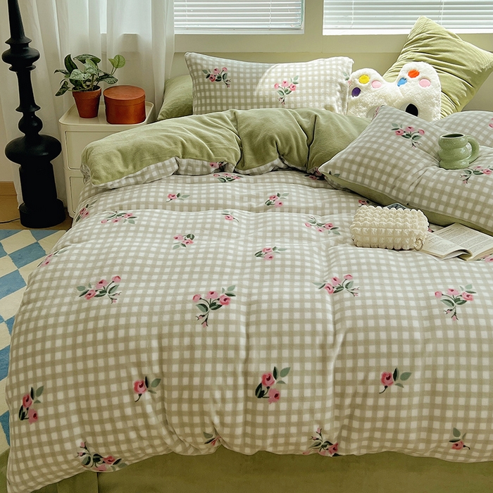 91家纺网 家纺一手货源 找家纺 三朵家纺 2023年牛奶绒小清新系列四件套 漫漫花季