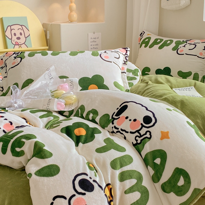 91家纺网 家纺一手货源 找家纺 沐慕 2024新款牛奶绒加厚保暖卡通印花四件套 字母萌宠