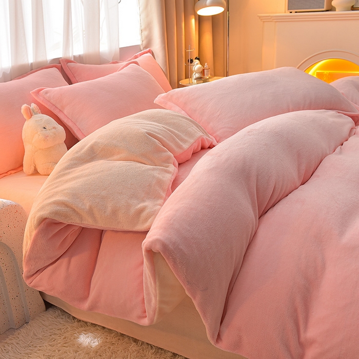 91家纺网 家纺一手货源 找家纺 简爱2025新款纯色双拼牛奶绒四件套被套（跑量款）直播 樱花粉奶油