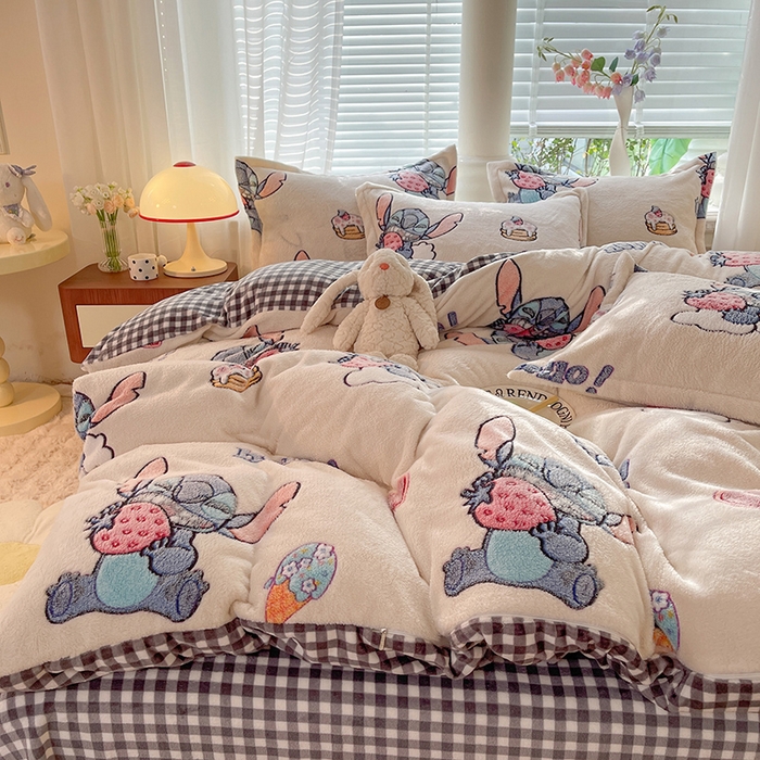 91家纺网 家纺一手货源 找家纺 妖妖家纺 2023新款妖妖雪花绒单品三四件套 活泼史迪仔