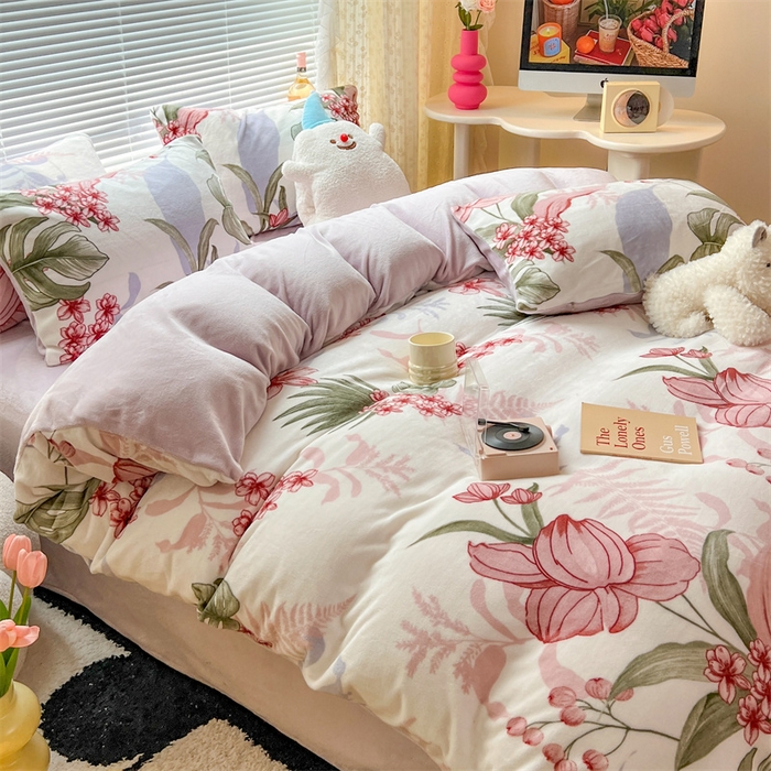 91家纺网 家纺一手货源 找家纺 顾里家纺 2023新款ins少女保暖牛奶绒四件套第二批 彼岸花