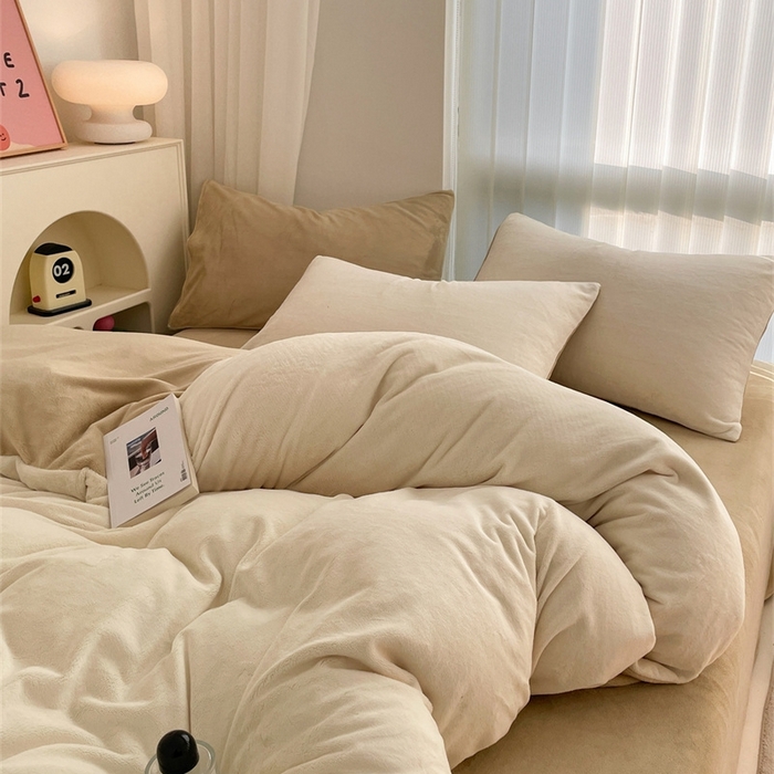 91家纺网 家纺一手货源 找家纺 古吉梦 2023新款牛奶绒纯色双拼（跑量款）四件套 奶芋色+杏仁