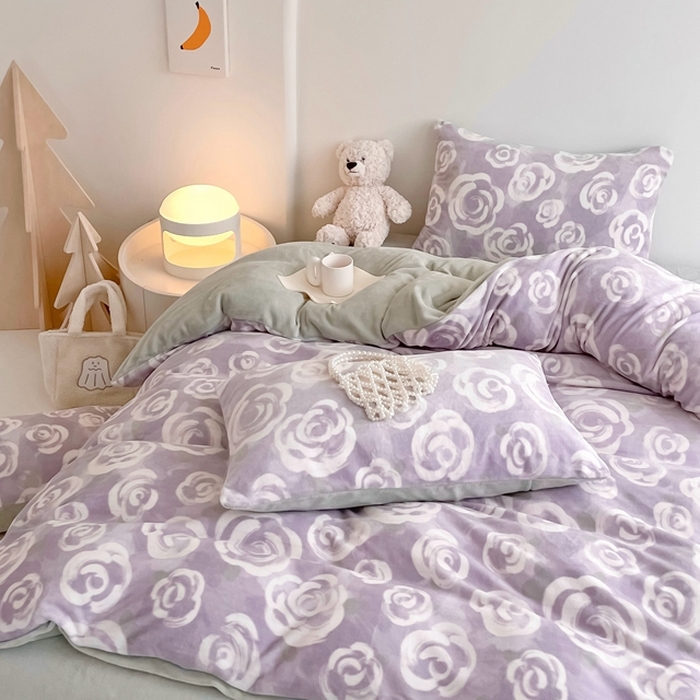 91家纺网 家纺一手货源 找家纺 潘朵拉 2023新款秋冬ins韩系牛奶绒印花四件套 紫玫瑰