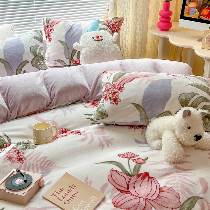 91家纺网 家纺一手货源 找家纺 顾里家纺 2023新款ins少女保暖牛奶绒四件套第二批 彼岸花