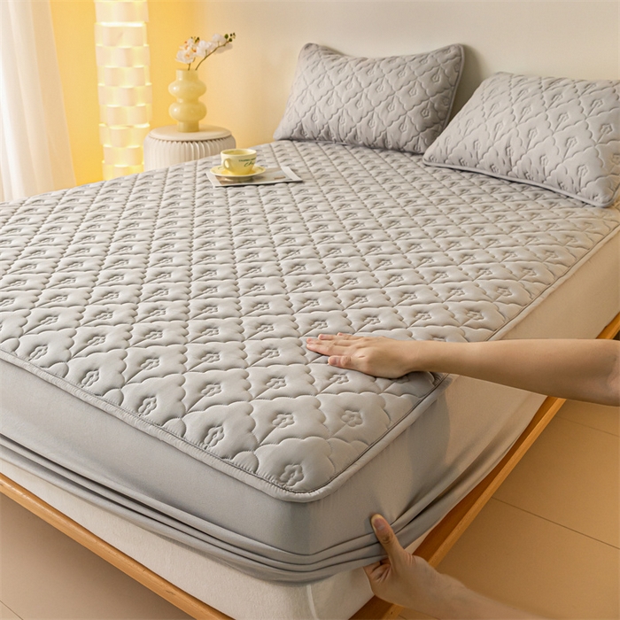 91家纺网 家纺一手货源 找家纺 慕色家纺 2023新款防水大豆夹棉床笠 向阳花-浅灰