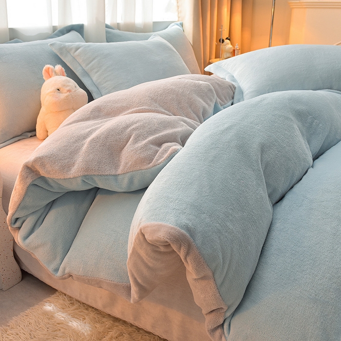 91家纺网 家纺一手货源 找家纺 简爱2025新款纯色双拼牛奶绒四件套被套（跑量款）直播 天蓝灰