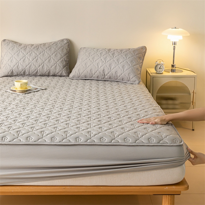 91家纺网 家纺一手货源 找家纺 慕色家纺 2023新款防水大豆夹棉床笠 向阳花-浅灰